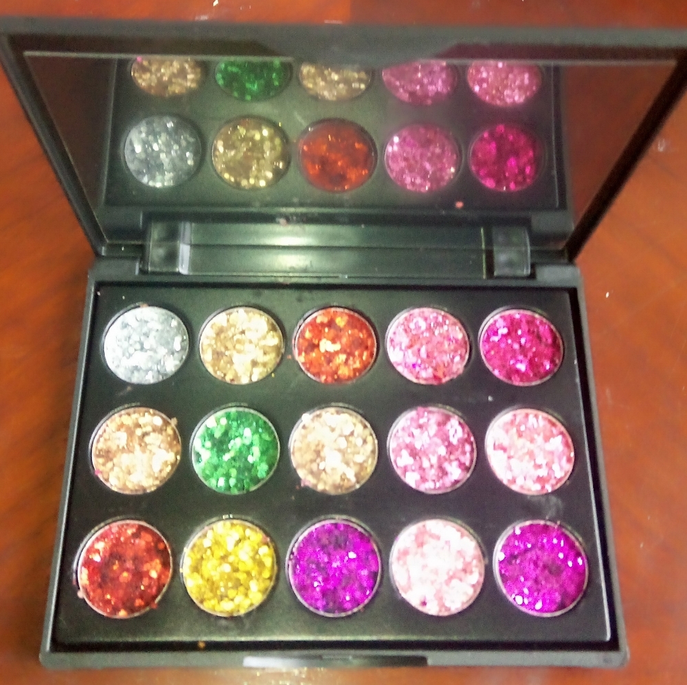 15 Color Chunky Glitter Eyeshadow Palette